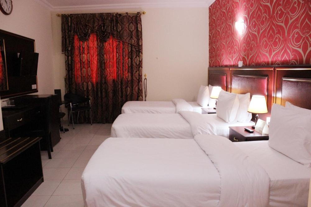 Room image 3