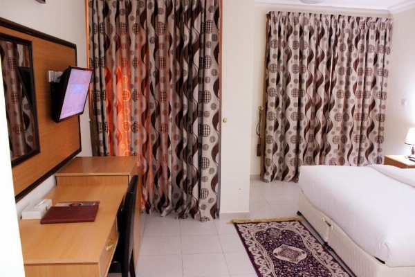 Montreal Naif Hotel image 17