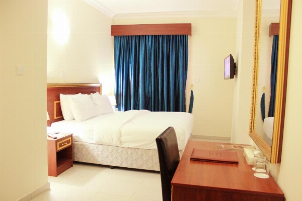 Montreal Naif Hotel image 34